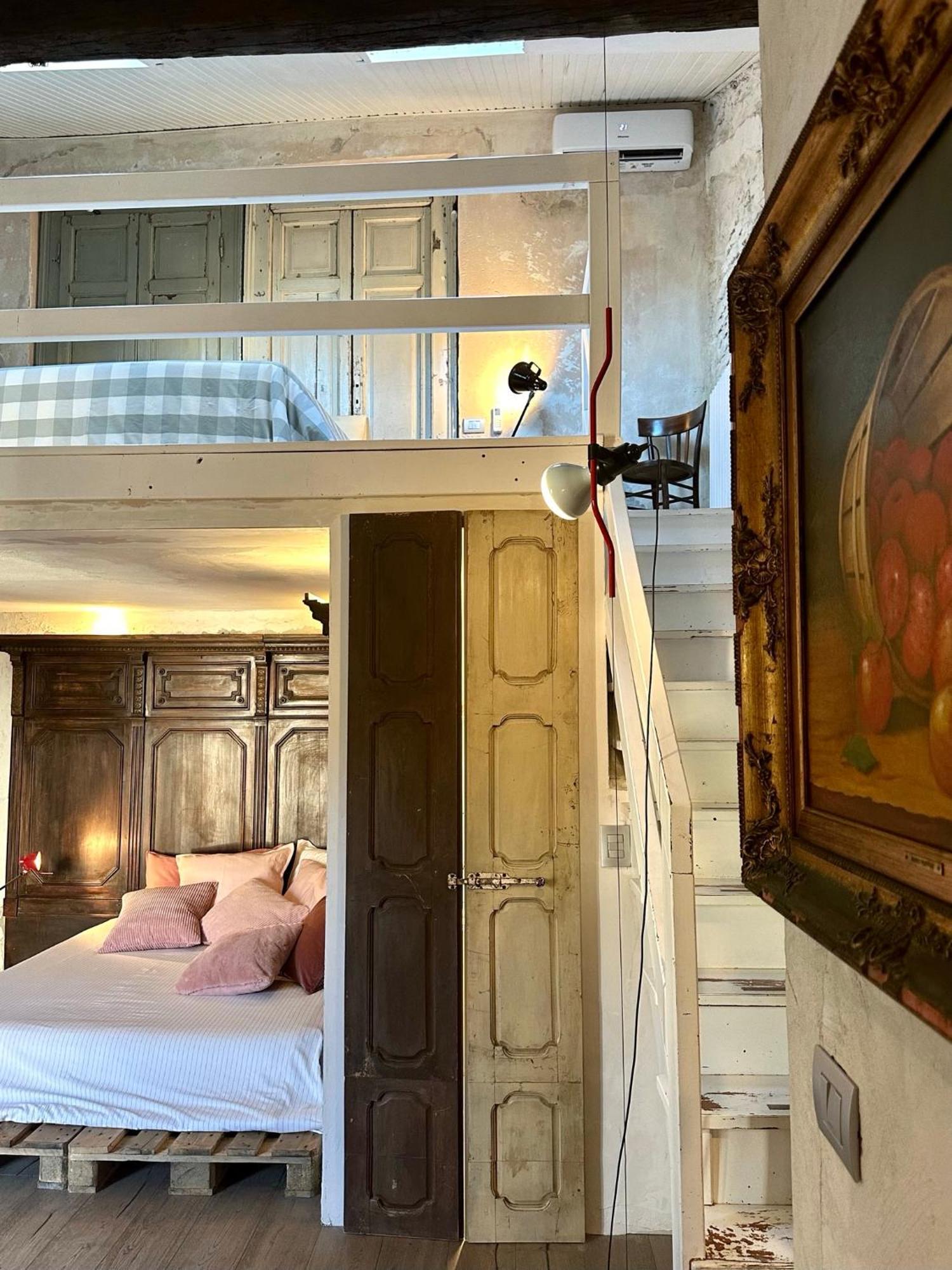 Charming And Design Attic Loft In Coolest Area Navigli Ticinese * Milan